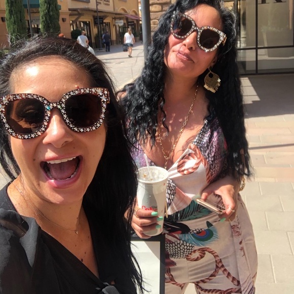 Meet your Posher, Julie - Picture 4 of 6